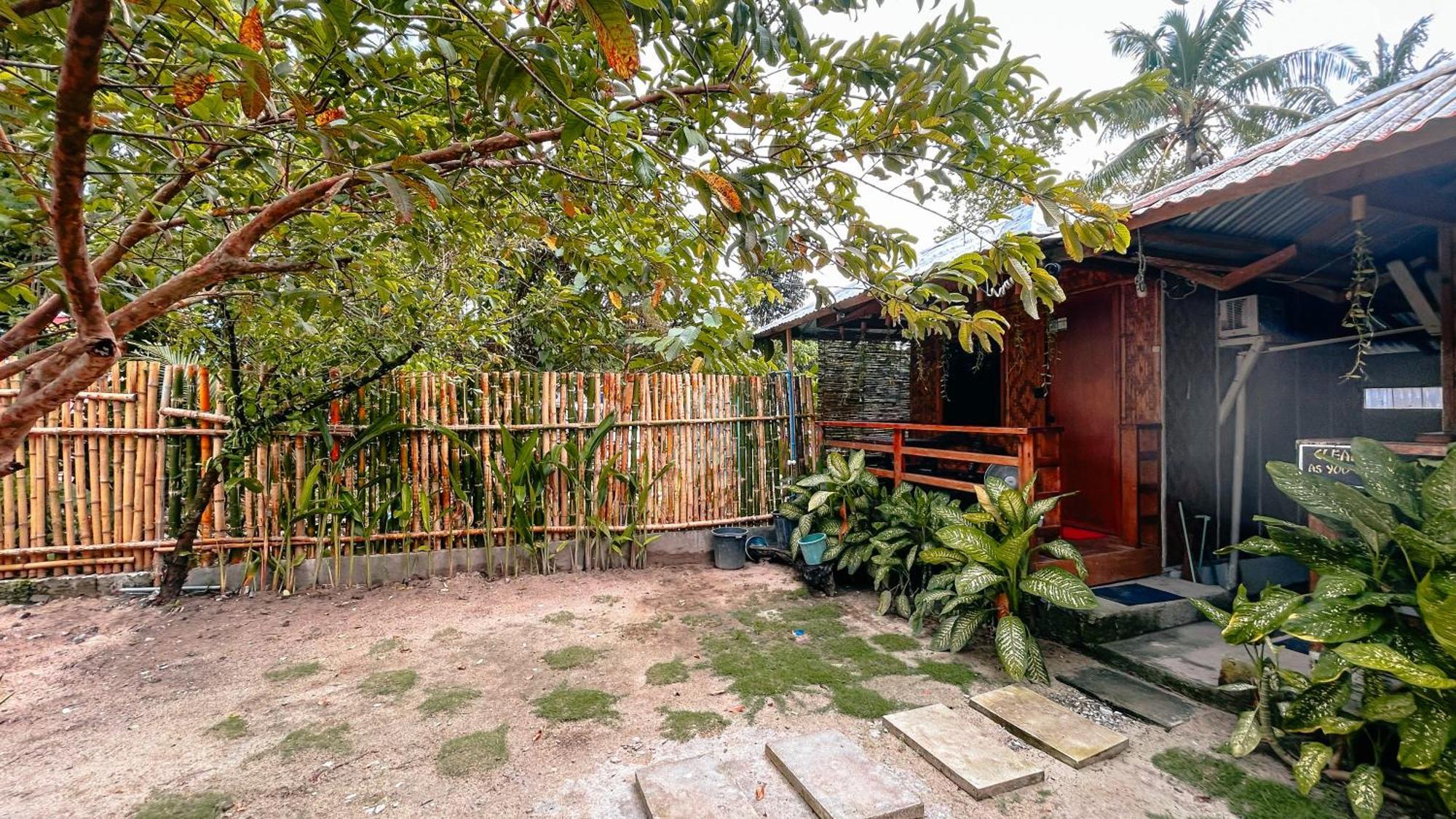 Islo Hut Kaliwa Hotel General Luna  Buitenkant foto